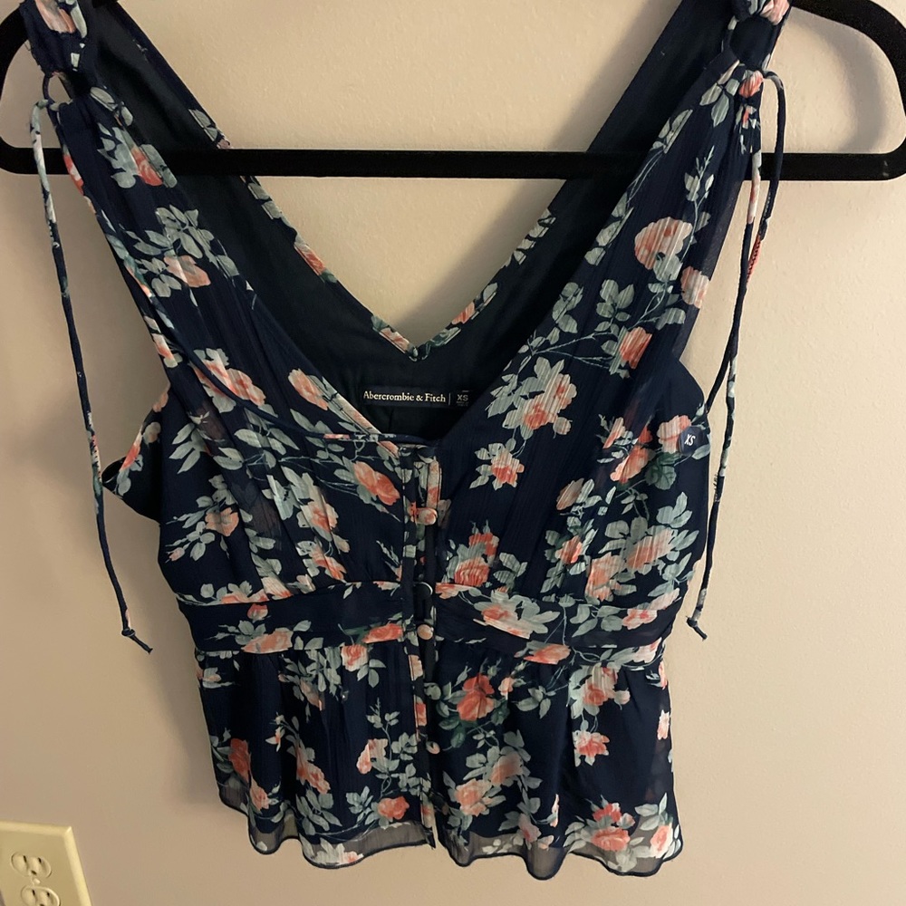 NEVER WORN Abercrombie tank